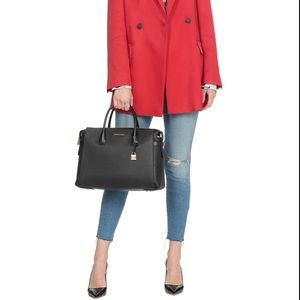 MICHAEL KORS LARGE BLACK BELTED MERCER TOTE